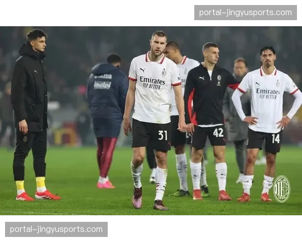 AC米兰1-1科莫，莱奥获最高分迈尼昂最低分暴露球队状态起伏