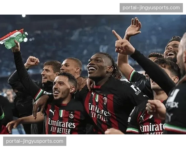 AC米兰3-2险胜萨索洛，双方合计射门35次，对攻大战